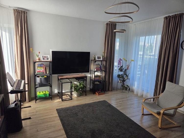 Casă cu 4 camere în Tunari