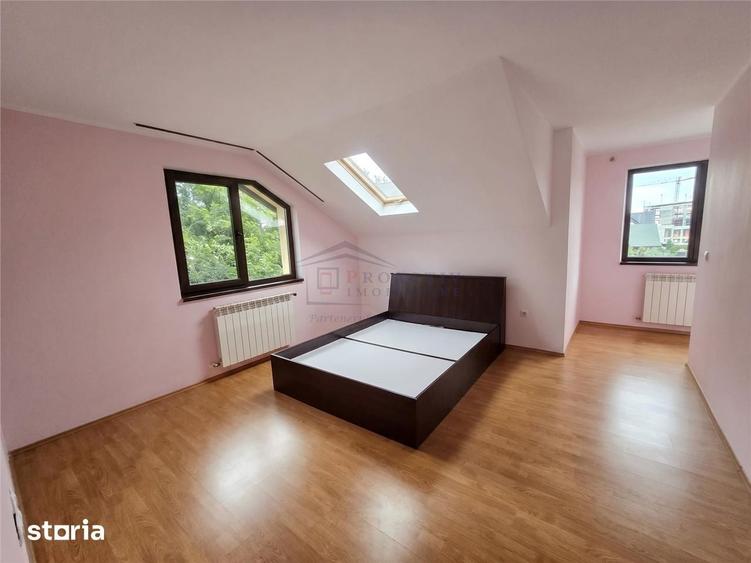Casă cu 4 camere cu Teren 796 Mp în Șcheia
