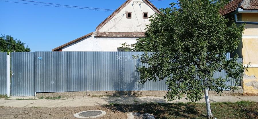 Casă bătrânească cu grădină Casă bătrânească cu grădină