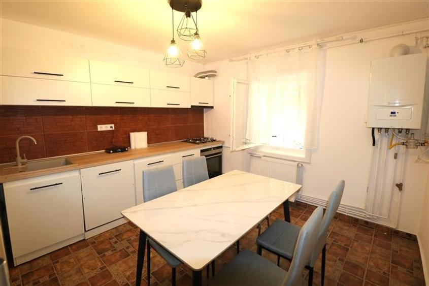 Apartament 3 camere+ 30 mp la demisol, centrala proprie in zona Modern - 3