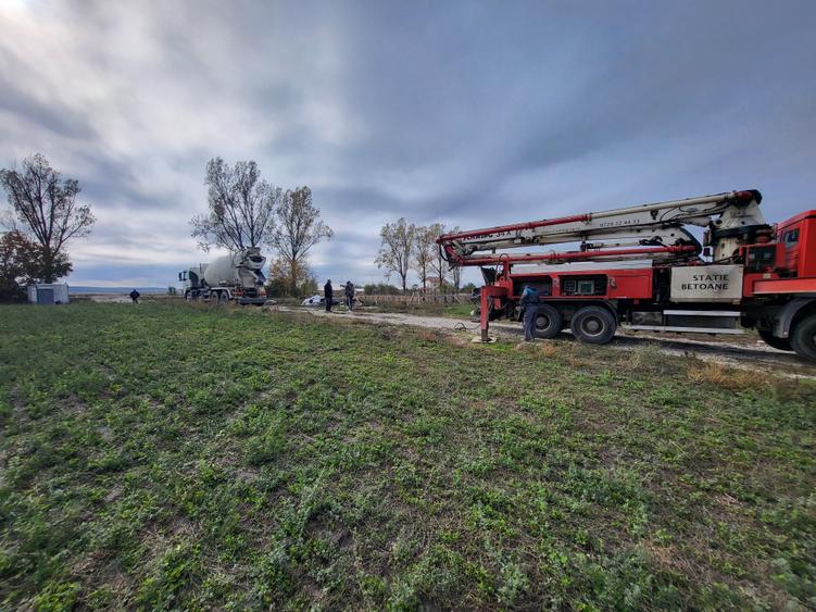 Teren 500 mp cu Autorizație de Construire și proiect pt casă parter. Utilități. - 3