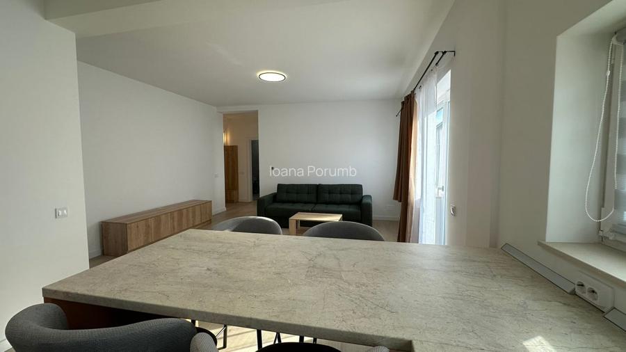 Apartament cu 4 camere de inchiriat - prima inchiriere