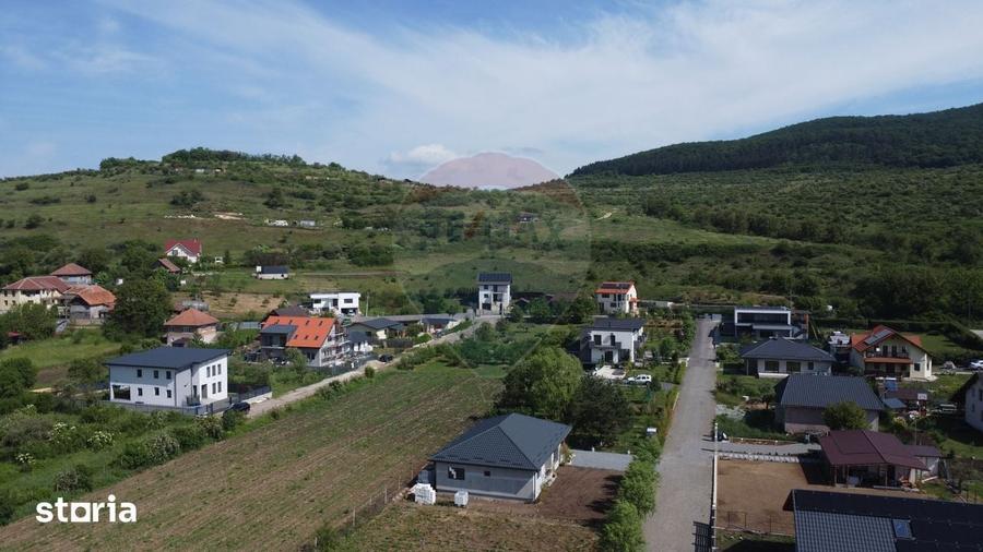 Duplex generos in ansamblu privat 500 MP teren. Radaia, Baciu - 19