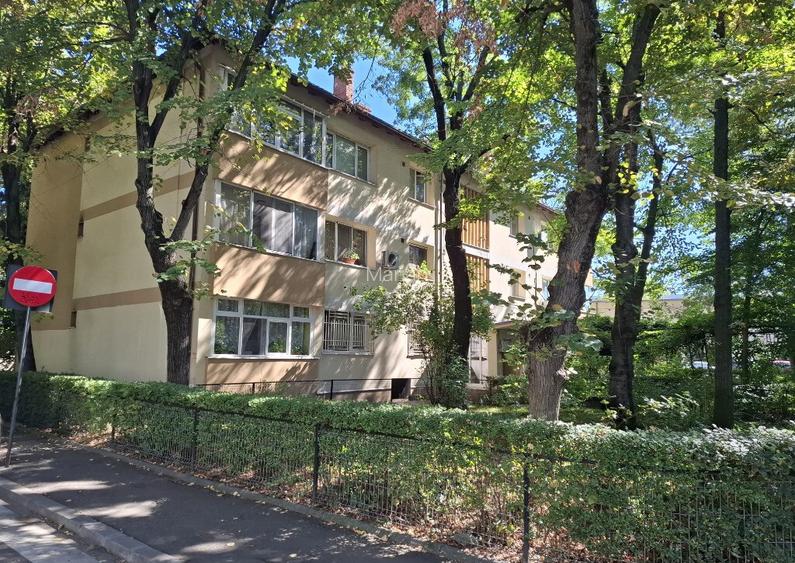 Proprietar,apartament 3 cam Vila(nr.31),Pajura,str.Presei,renovat,et.2