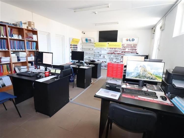 Teren intravilan 9359 mp  |  hala 786 mp | Apahida | zona Libertatii - 23