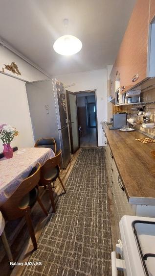 Apartament cu 4 camere decomandate - 9