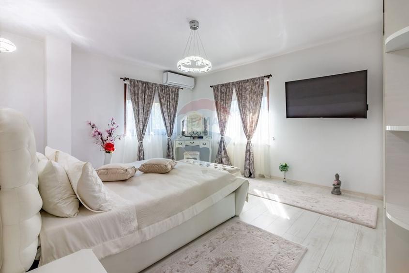 Vila individuala I 5 camere I curte I Voluntari - Bd. Eroilor - 13