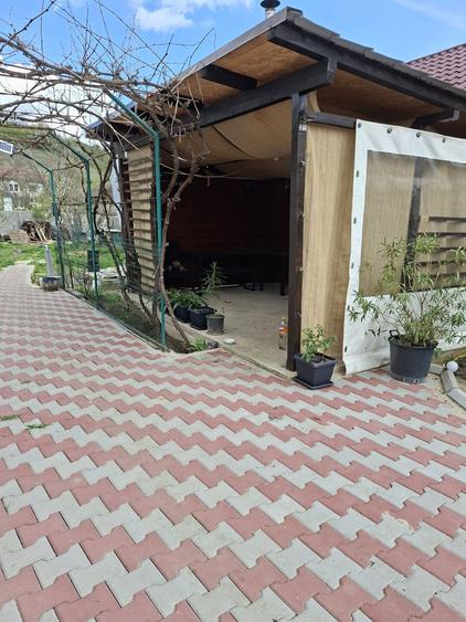 Casa de vanzare lazu dolj 23 km de craiova mobilata si utilata gata de mutat curte amenajata - 2
