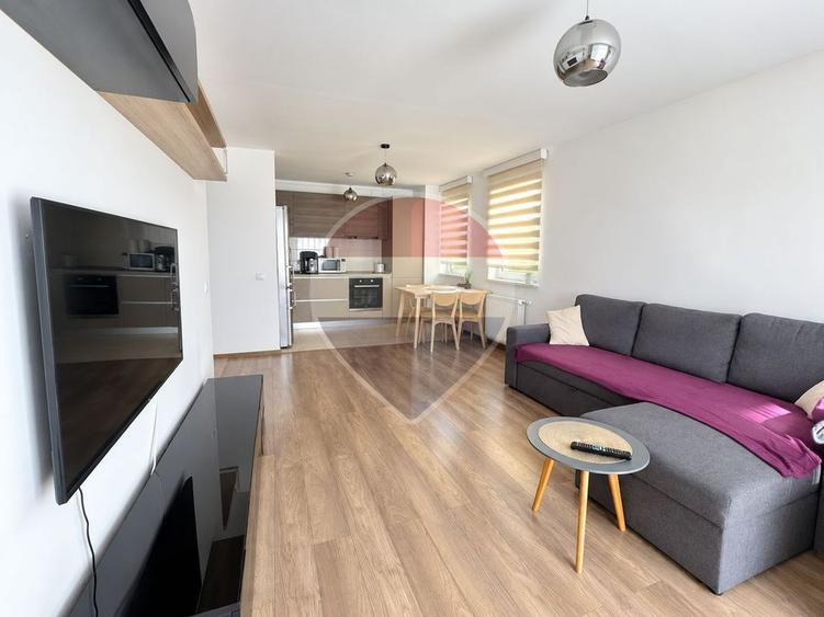 Apartament cu 2 camere decomandat, mobilat în Tractorul