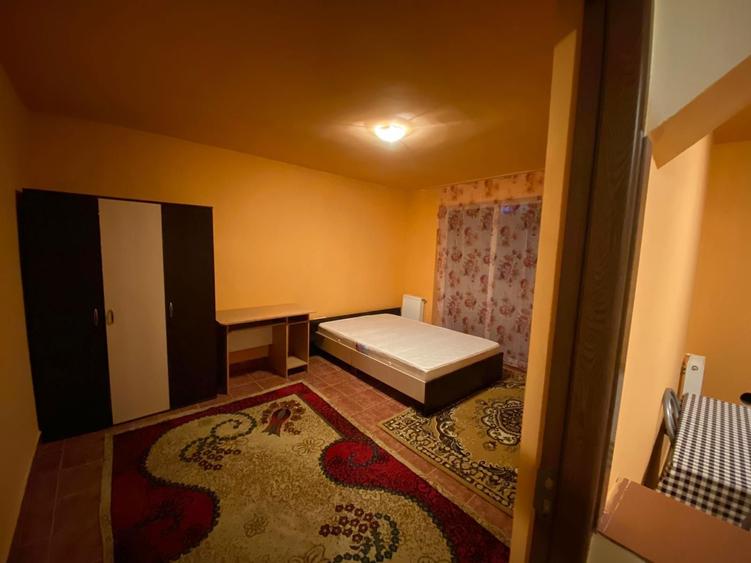 Inchiriez apartament strada Florilor - 5