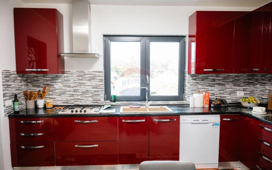 Casa / Vila cu 5 camere de vanzare - 12