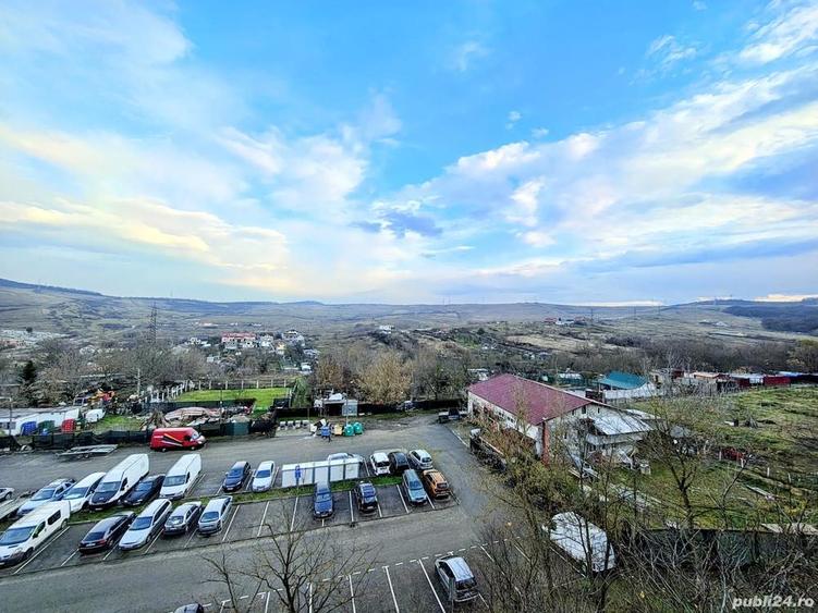 Vand apartament cu 2 camere, Hunedoara, decomandat, zona Micro 7, 30000 euro neg - 1