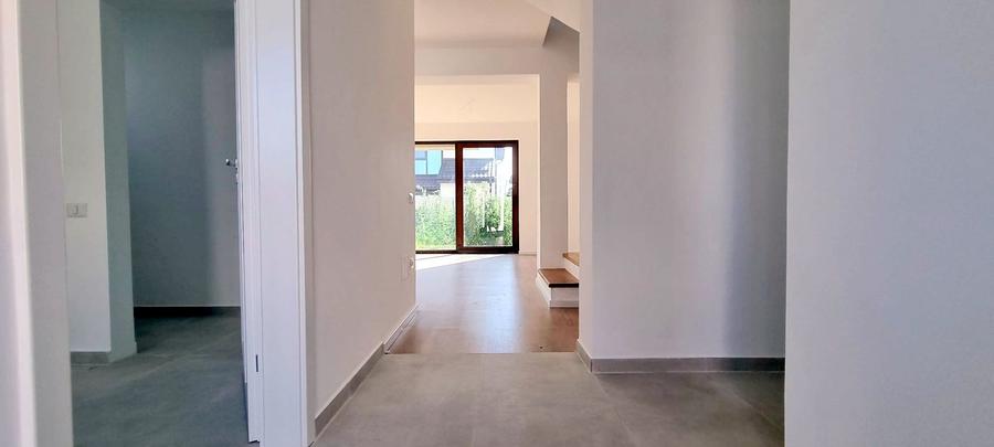 Mutare Imediata -  "Vile în ansamblu securizat – liniște, protecție și confort" - 21