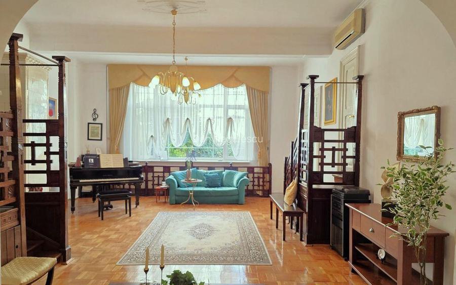 Maltopol - Titulescu, Vila d+p+1+m, 236 mp total, curte l...