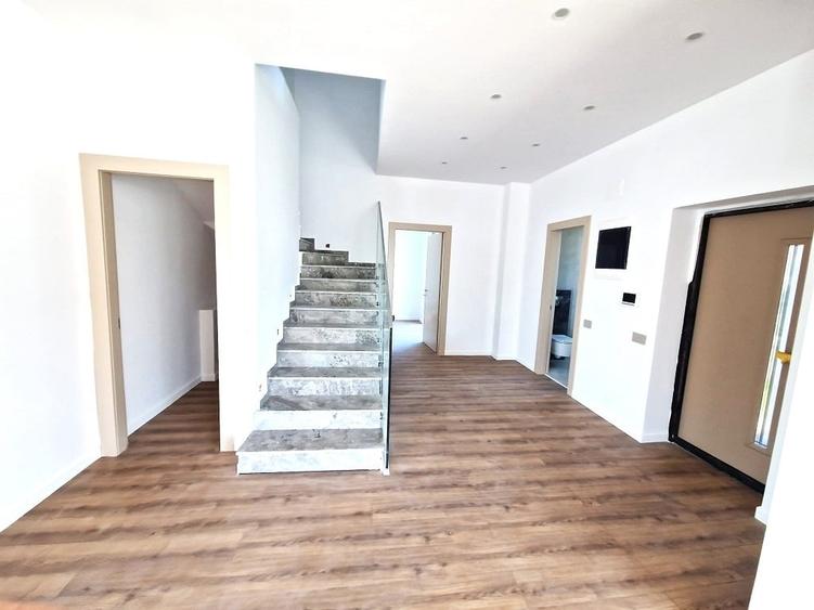 Vila individuala | Bucatarie mobilata, utilata | Tunari - 14