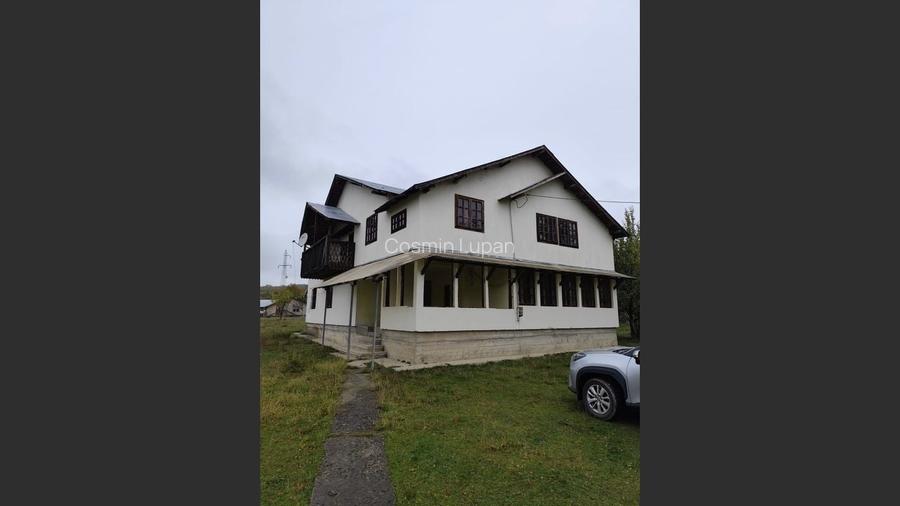VIla de vanzare Teisani Stubeiu 11250 mp