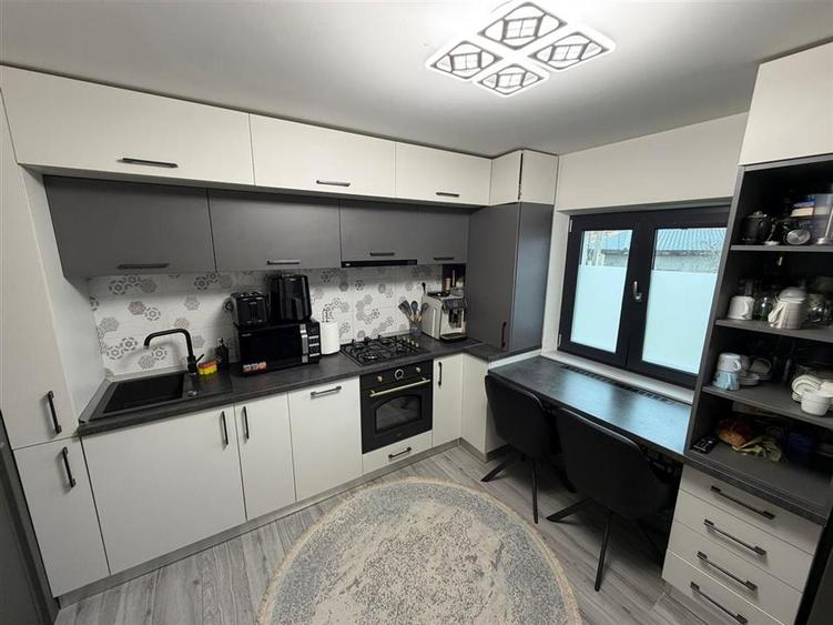 Apartament 2 camere , parter, 58 mp , renovat complet si mobilat 2024 - 1