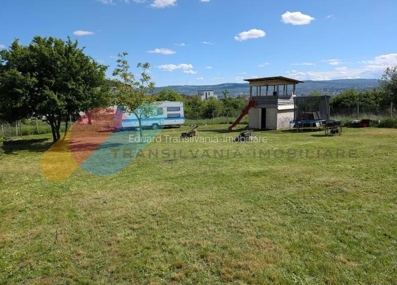 Teren intravilan, 800 mp, priveliste deosebita asupra orasului, Iris