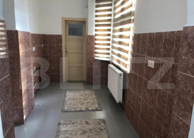 De vanzare, casa in Schei - 2