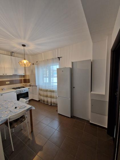 Inchiriez garsoniera Militari Residence - 7