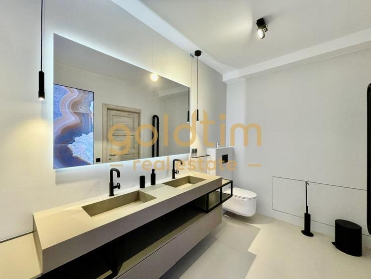 UNICA/ABSOLUT SUPERBA/ VILA INDIVIDUALA/IANCU NICOLAE/CURTE GENEROASA - 75