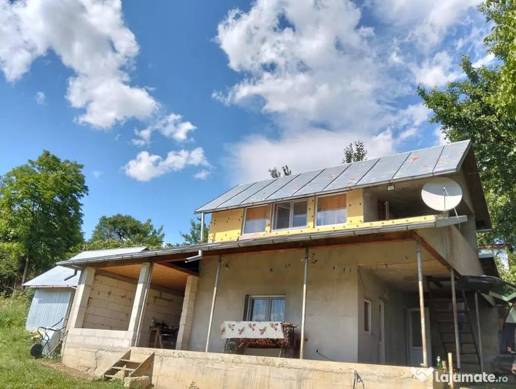 Casă cu 3 camere în Socea