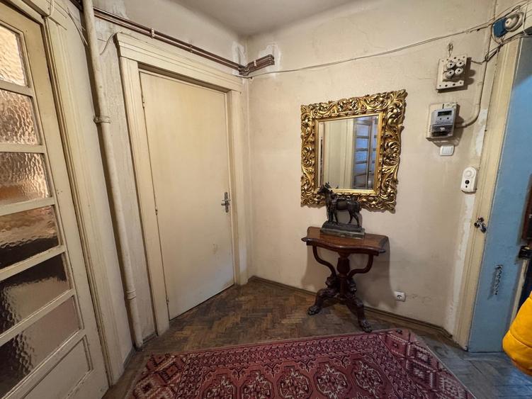 Vanzare apartament cinci camere Universitate metrou perfect pentru Airbnb - 20