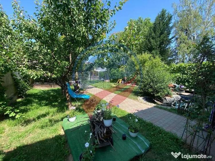 CASA DEOSEBITA APROAPE DE PROMENADA IN EUROCARTIER - 3