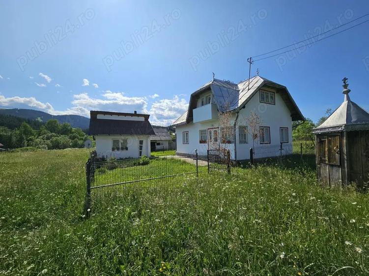 De vanzare Teren intravilan cu casa si anexe in Bucovina Moldova Sulita - 2