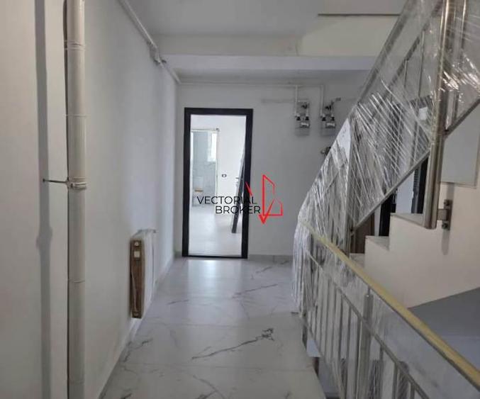 Apartament cu 3 camere decomandat în Theodor Pallady