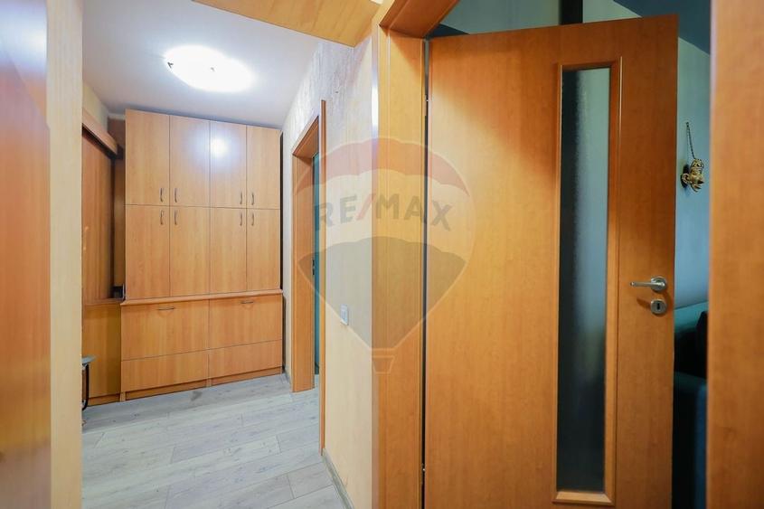 Apartament cu 4 camere de vânzare în zona Rogerius - 13