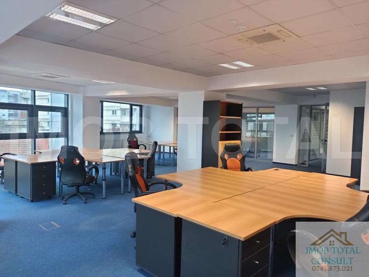 Spațiu Birouri 200 mp | Ultracentral | Etaj 4 cu Lift | - 4