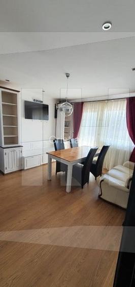 Apartament 3 camere, parcare, Zona Vivo Apartament 3 camere, parcare, Zona Vivo