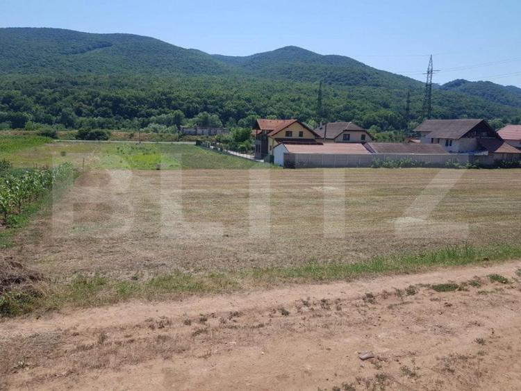 Teren intravilan 548 mp, cu utilitati, zona Ampoita - 2