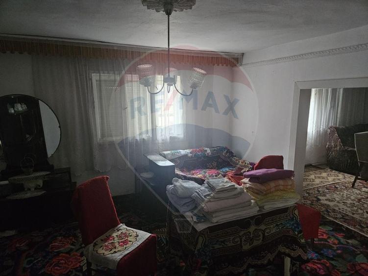 Casă  cu 5 camere de vânzare, Vișeu de Sus - 4
