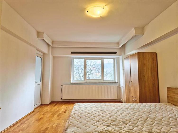 DE INCHIRIAT - 3 CAMERE, CENTRAL, BLOC CU LIFT - 1