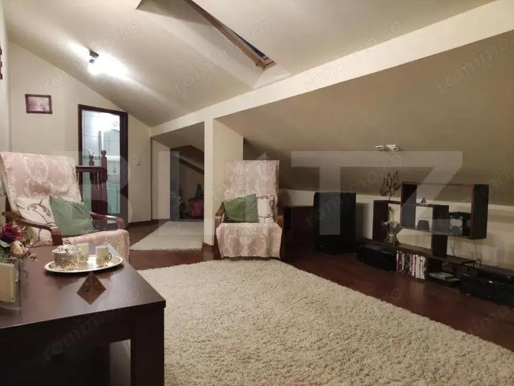 Apartament de vanzare, 3 camere, 80 mp, decomandat, zona Zamca - 1