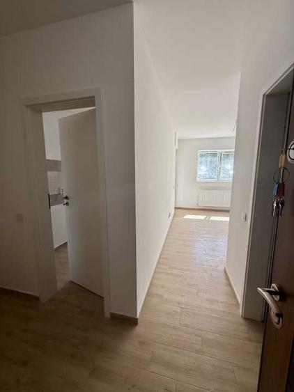 Garsoniera cartier Militari Residence - mutare imediata!! - 3