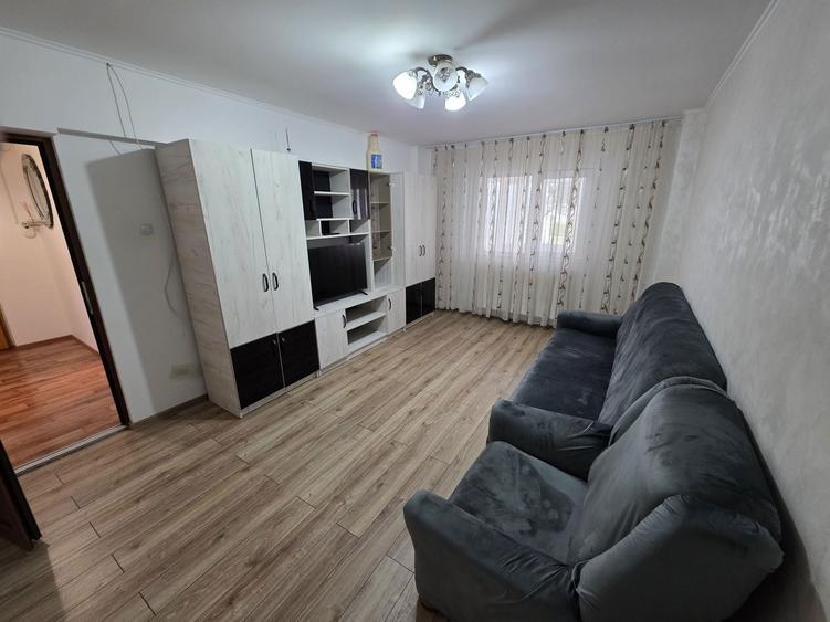 Apartament, 3 camere Pitesti - 2