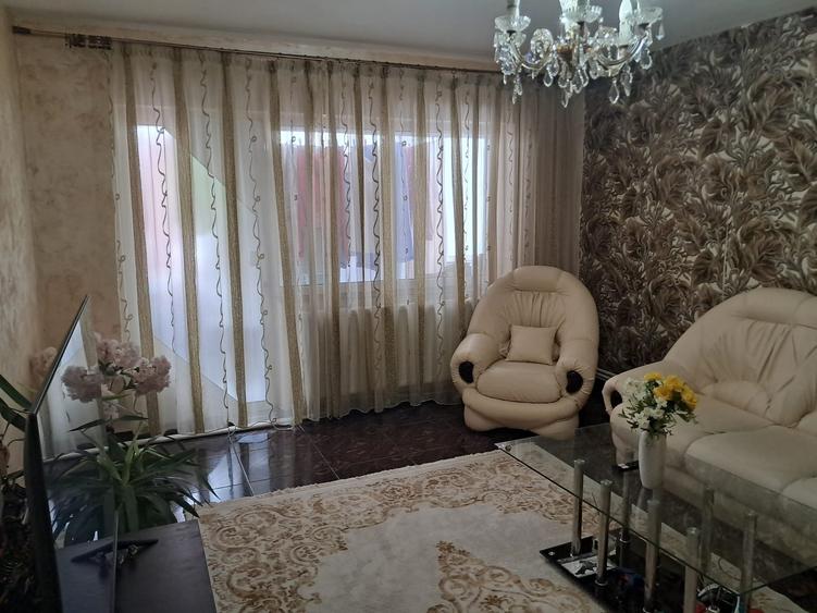 Soveja -4 camere decomandat  2 bai-96mp-centrala pe gaz-175000 Euro - 3