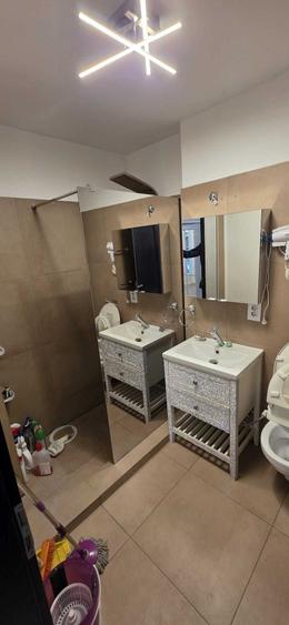 Apartament cu 4 camere decomandat în Central