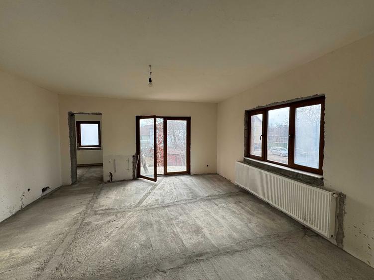 Casa spatioasa 206 mp + teren 1700 mp, zona centrala Fagaras - 2