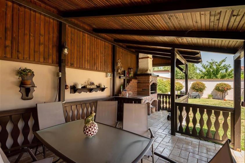 RECO Vila cu 5 camere str. Apateului- zona Nufarul - 48