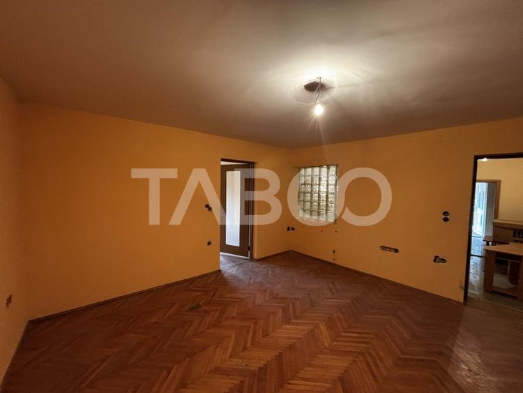 Apartament cu 4 camere de vanzare  110 mp  zona Orasul de Jos - 2