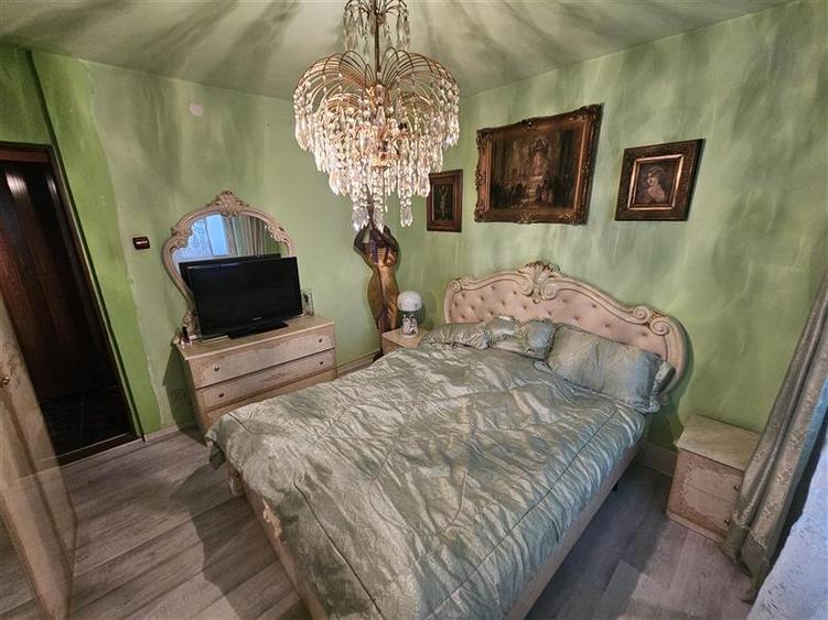 Resita, 3 Cam. Dec., Micro 4 - 23