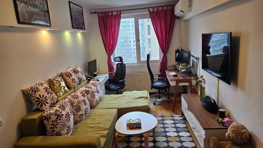 Apartament luminos cu 3 camere decomandate Zona Sincai / Tineretului - 1