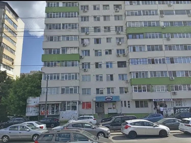 Trei camere pia?a Delfinului - 2