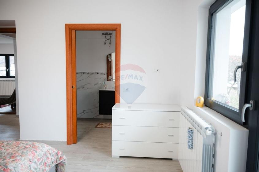 Casă / Vilă cu 5 camere de vânzare - 14