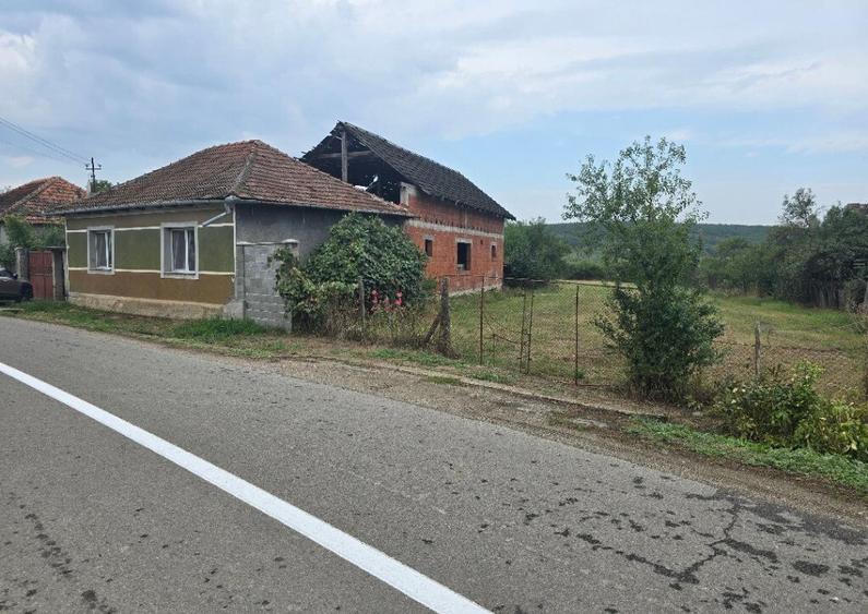 Casa loc SUMUGIU , sc 200 mp , parte veche si noua, ter 2670, sosea - 18