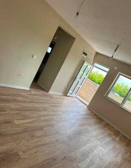 Duplex cu 4 camere cu Canalizare în Ghiroda